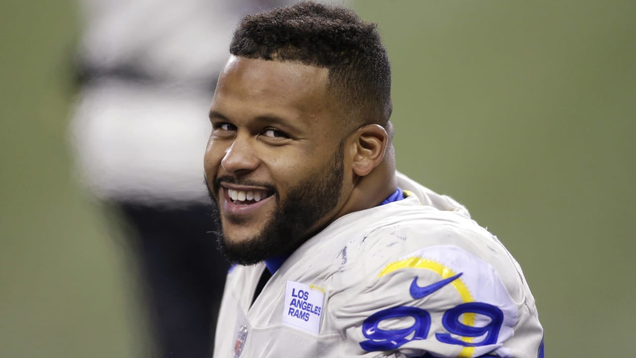 Deadspin on X: Aaron Donald looks extremely dense:    / X