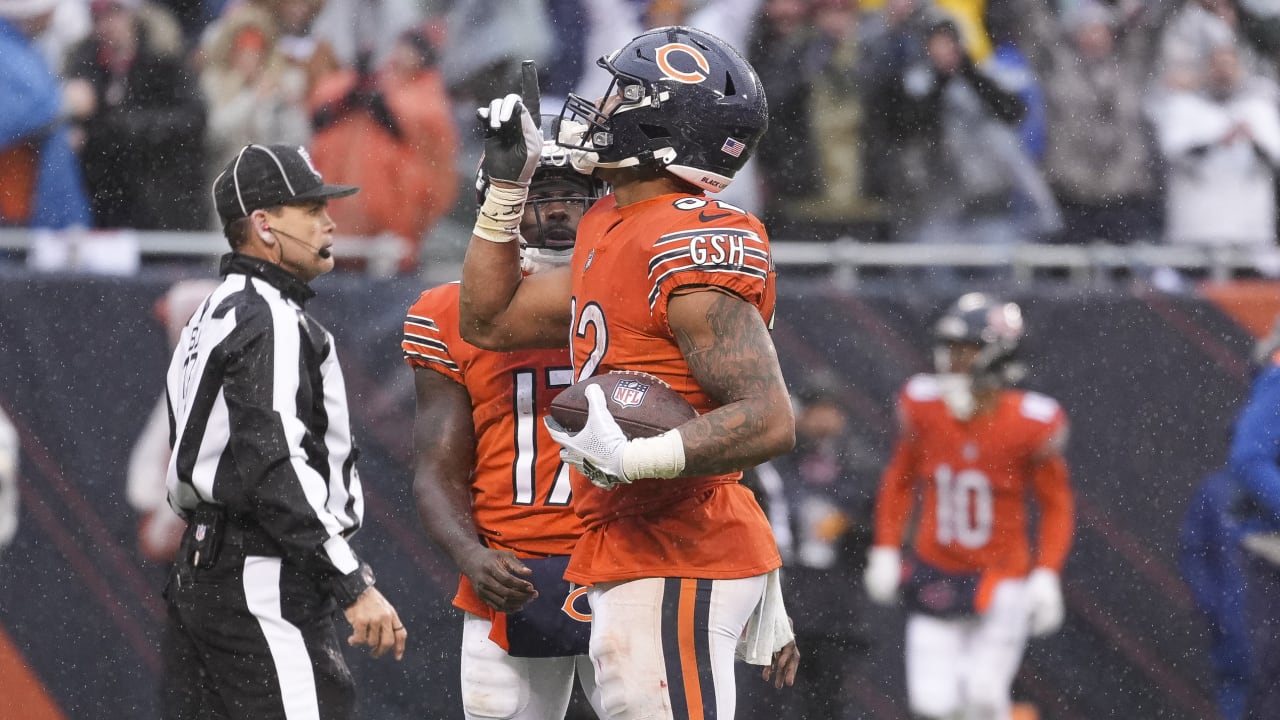 Chicago Bears running back David Montgomery punches in the 1yard TD to