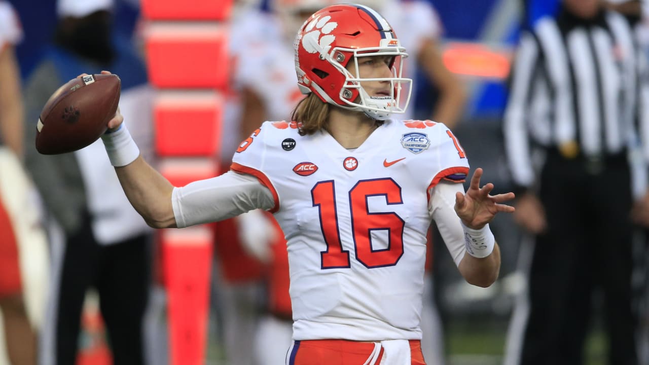 Virginia alum D'Brickashaw Ferguson delivers remembrance of three fallen  UVA football players before 2023 NFL Draft