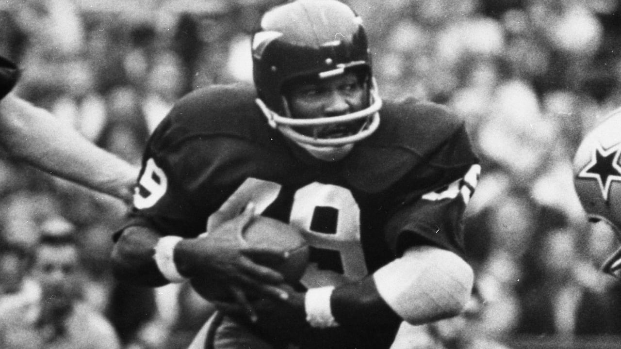 Redskins retiring No. 49 jersey in honor of Bobby Mitchell