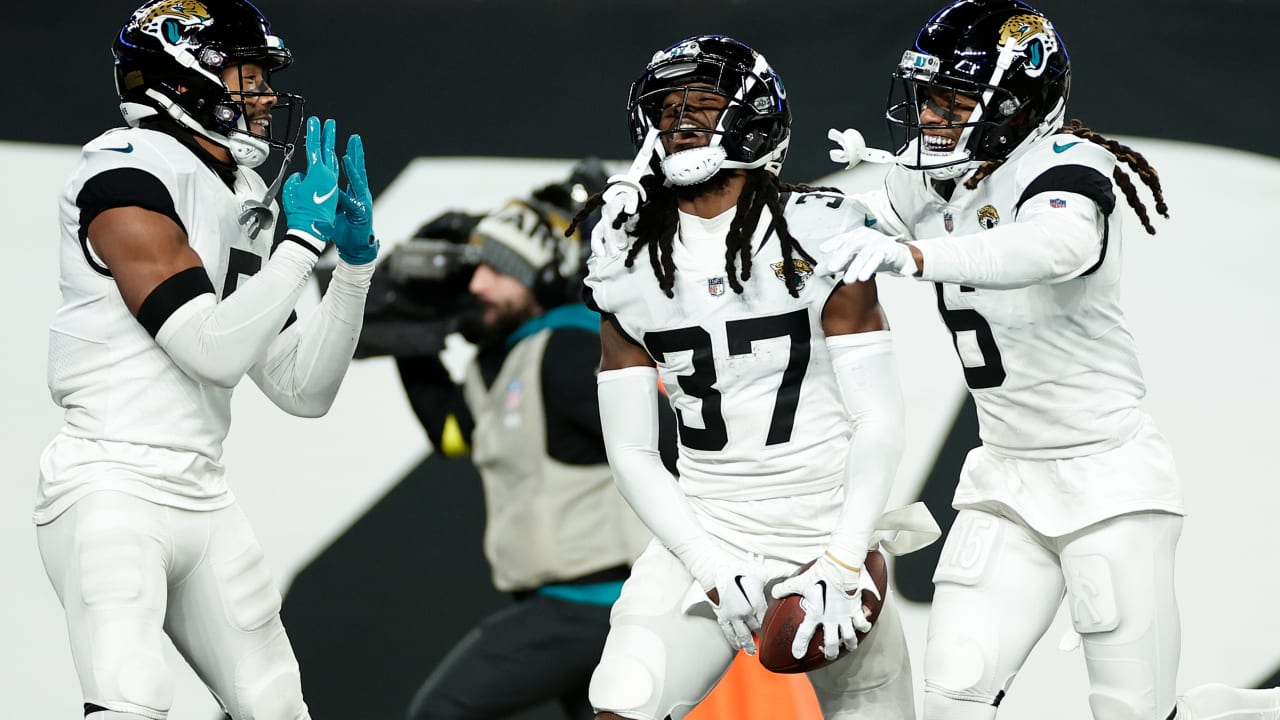 Jaguars win 19-3, force Jets to bench Wilson on Thursday Night