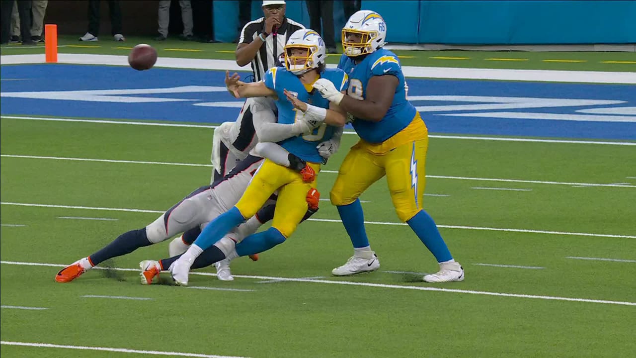 WATCH: Fred Warner sacks Chargers QB, pays homage to Nick Bosa