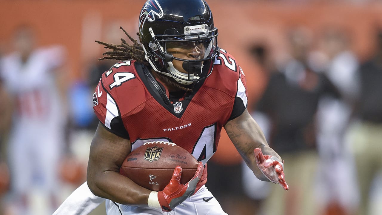 devonta-freeman-160825-spot.jpg
