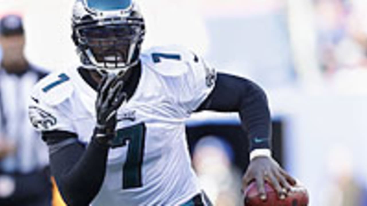 Michael-Vick-121230-CP.jpg