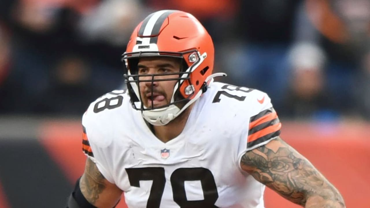 Browns Jack Conklin injured, ruled out for game with elbow injury