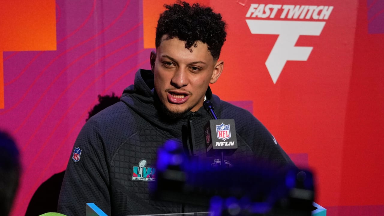 Patrick Mahomes plays through ankle sprain, leads Chiefs to Super