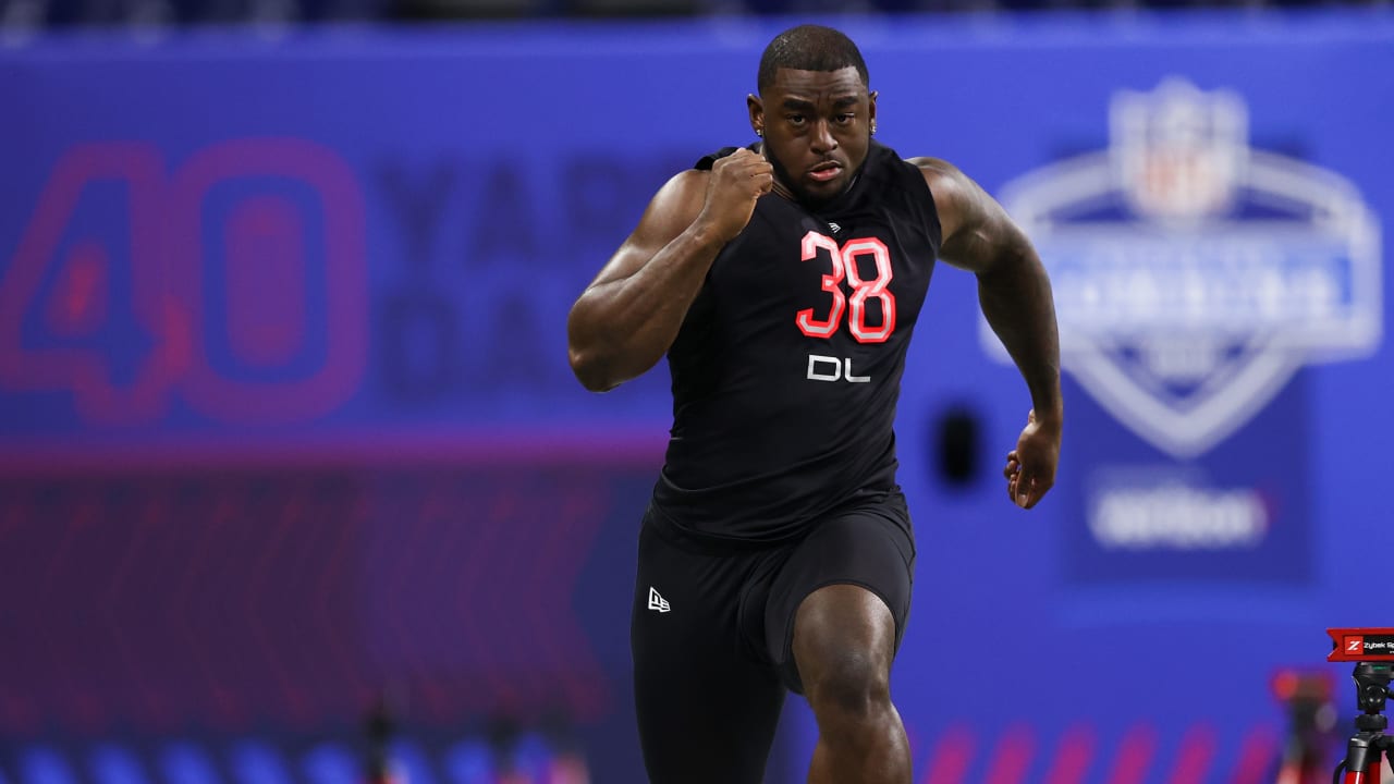 Defensive end Joshua Paschal runs official 4.77-second 40-yard dash at 2022  combine