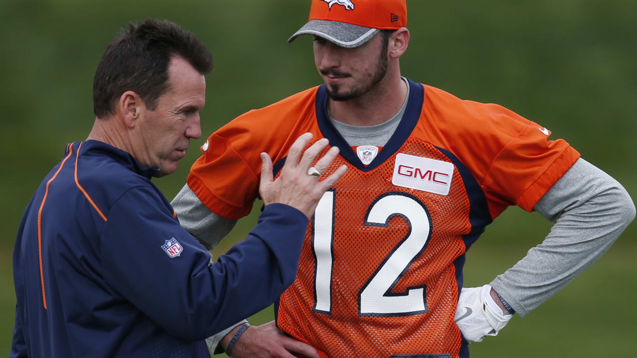 paxton-lynch-gary-kubiak-082116
