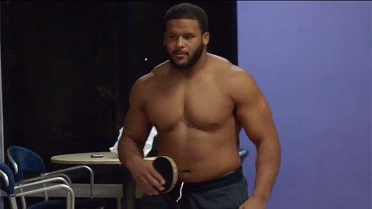 Aaron Donald Posed Shirtless On IG And He's Still BEYOND JACKED (PIC)