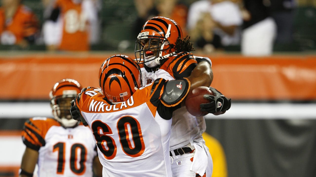 Cincinnati Bengals Rudi Johnson (32) and Levi Jones (76) celebrate