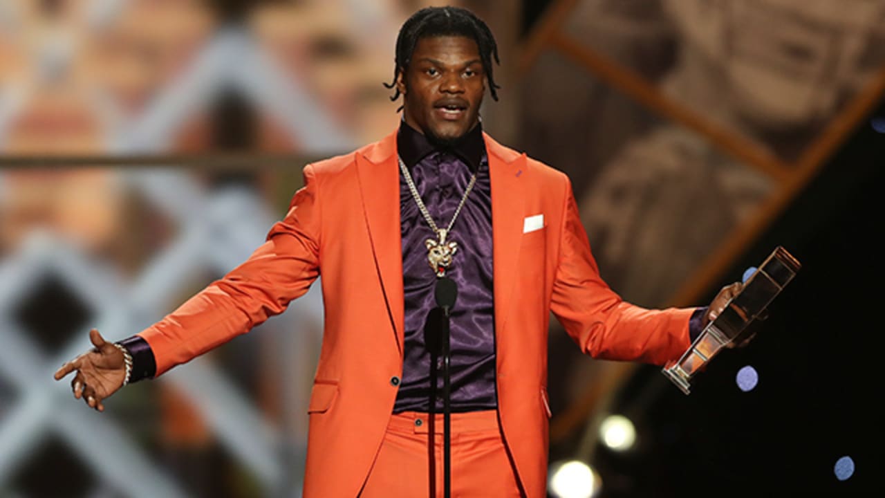 Lamar Jackson praised for 'powerful' speech by ex-NFL quarterback