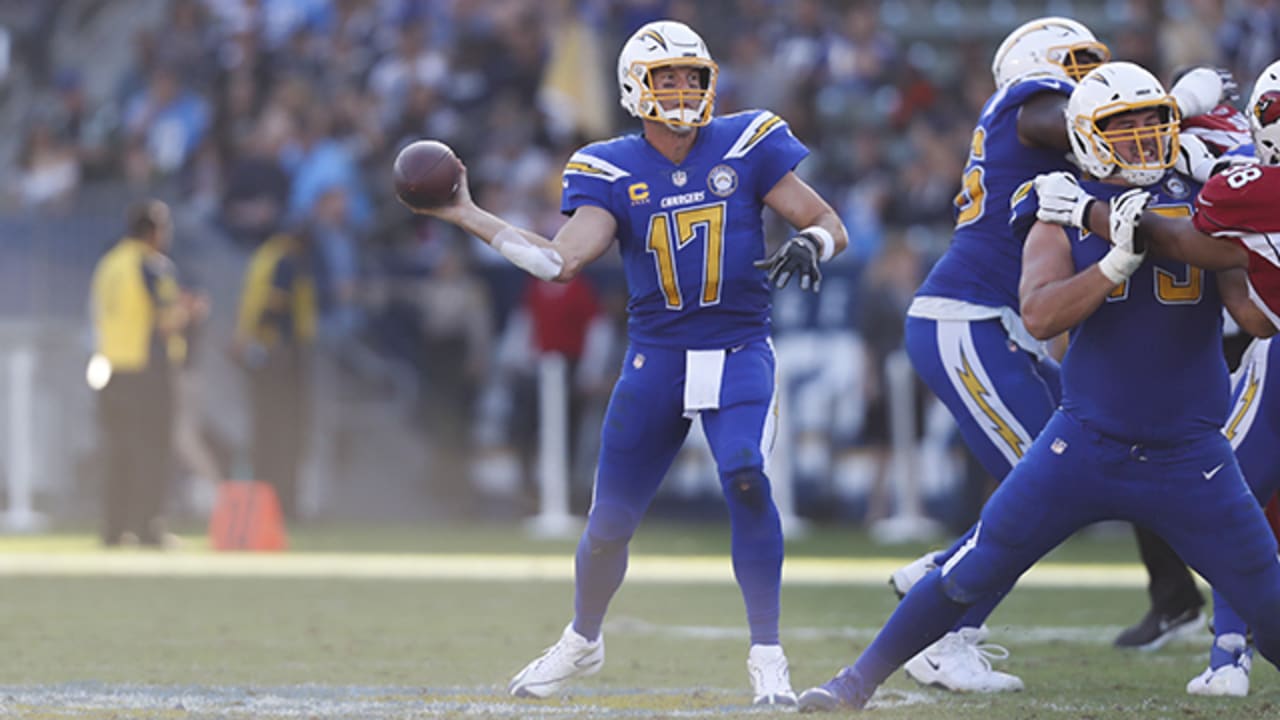 Philip Rivers sets completion record in Chargers' 45-10 win over