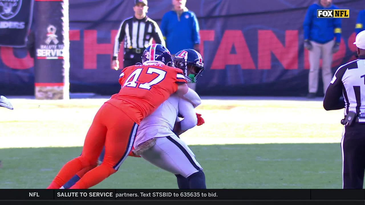 Denver Broncos linebacker Josey Jewell makes a one-arm catch