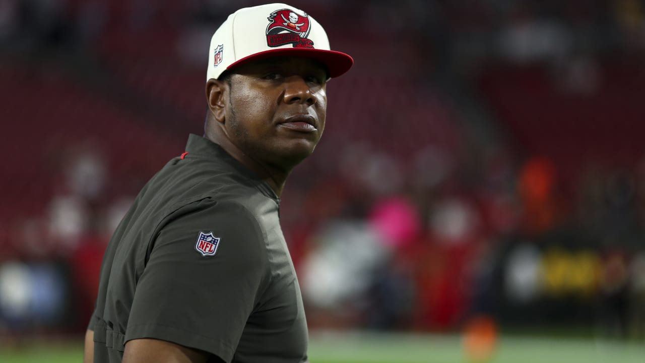 Reacting to the Bucs firing offensive coordinator Byron Leftwich