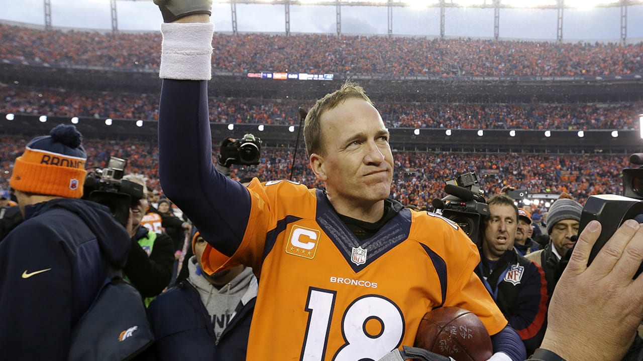 Peyton Manning carried back to Super Bowl by Denver Broncos