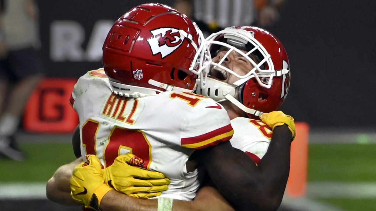 Cleveland Browns Nick Chubb-Kareem Hunt or Kansas City Chiefs Tyreek Hill-Travis Kelce: Which