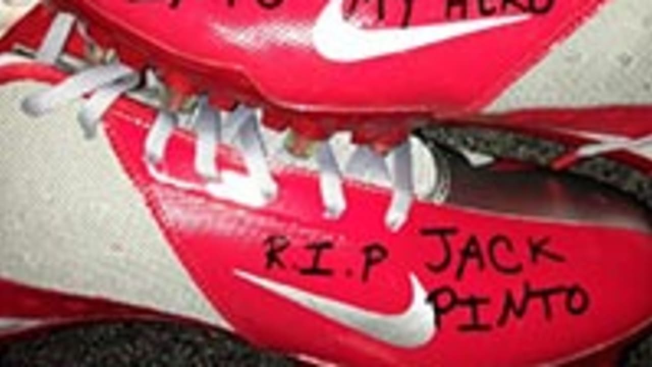 Newtown victim Jack Pinto, 6, buried in New York Giants Victor