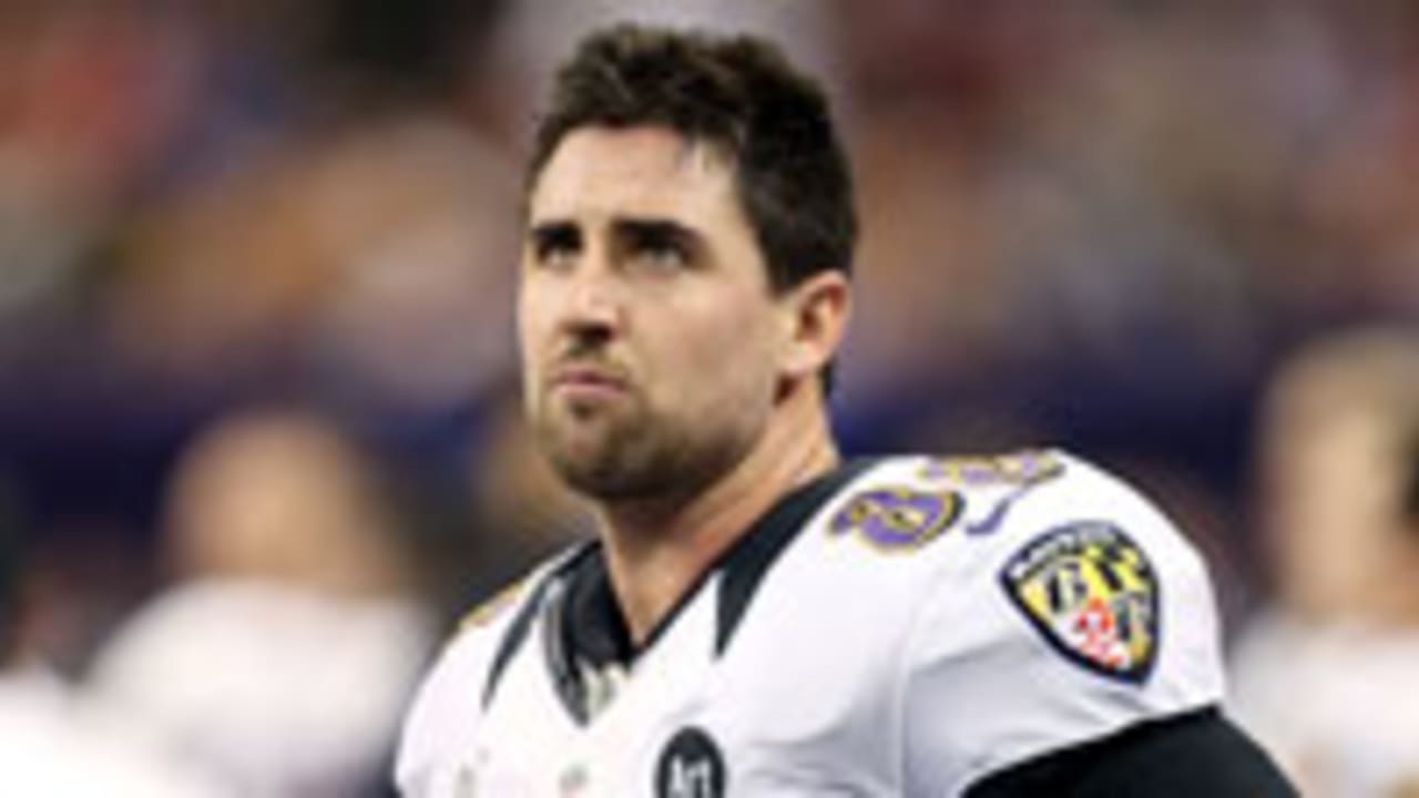 Dennis Pitta fractures hip, out for Ravens' season