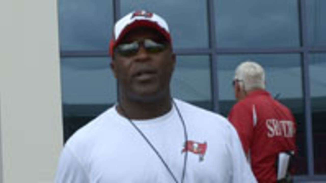 lovie-smith-spot_080914.jpg