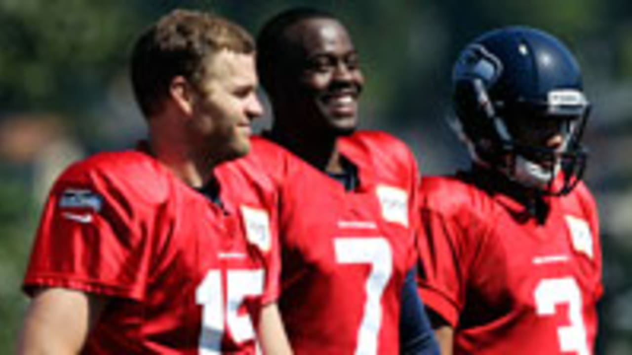matt-flynn-tarvaris-jackson-russell-wilson-spot_120821.jpg