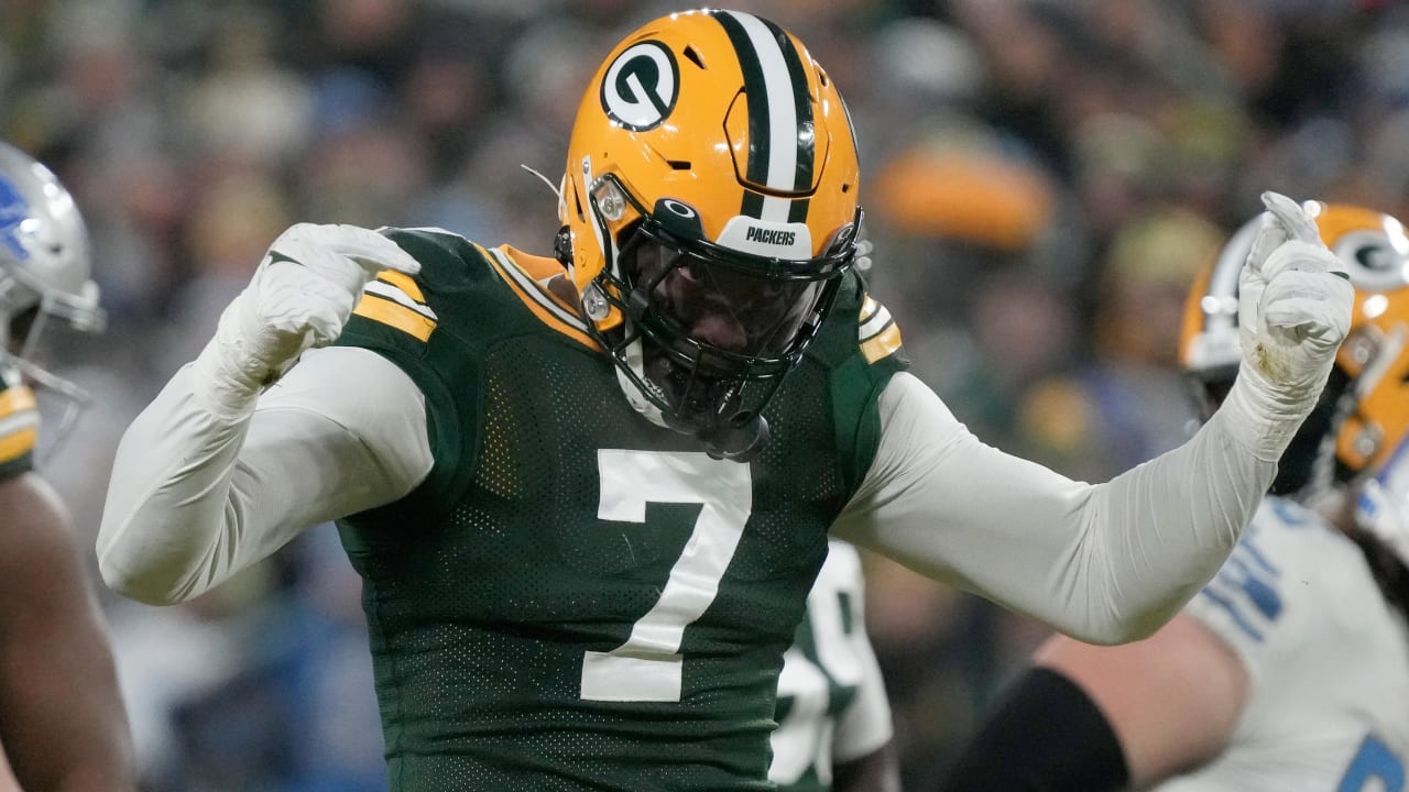 Packers LB Quay Walker Ejected for Shoving Lions Athletic Trainer, News,  Scores, Highlights, Stats, and Rumors