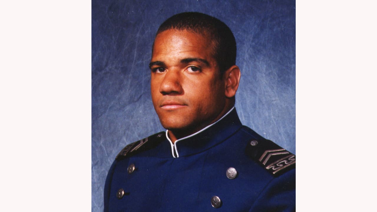 Jemal Singleton announced as a nominee for Salute to Service Award