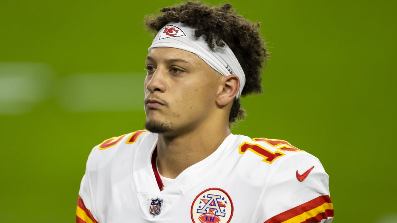 Chiefs QB Patrick Mahomes ahead of rehab schedule, to participate in OTAs.
