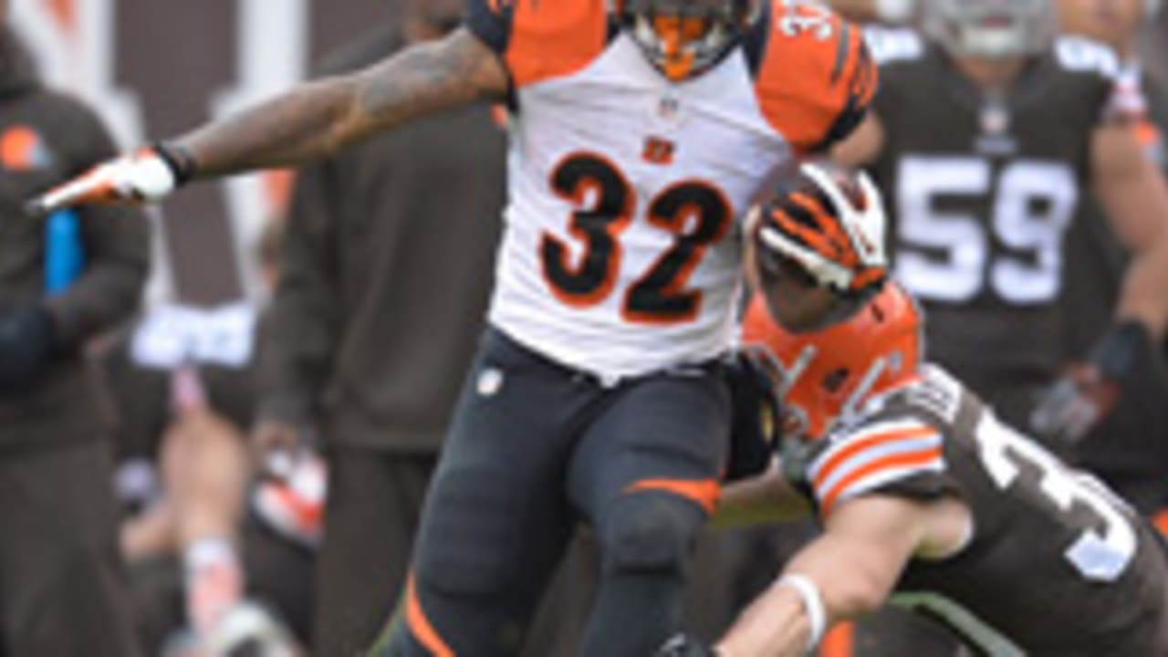 Cincinnati Bengals head coach Marvin Lewis greets Brandon Thompson