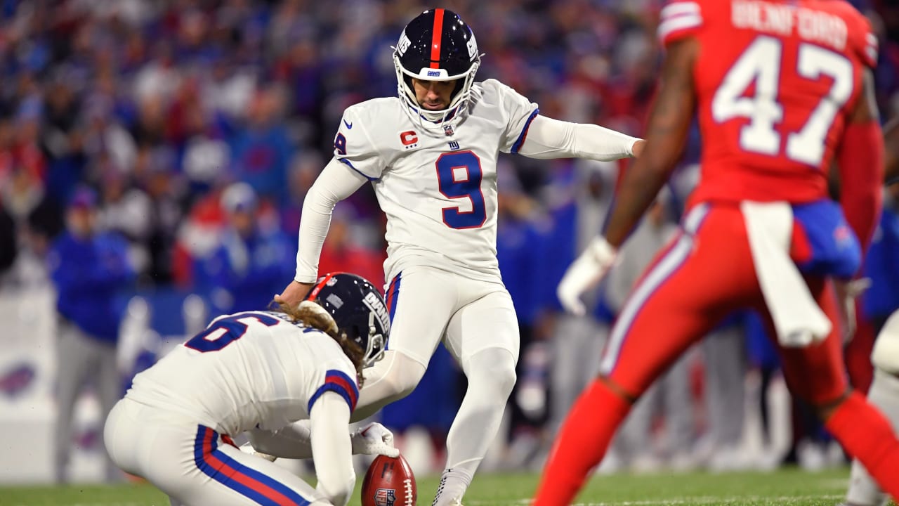 New York Giants kicker Graham Gano's 29yard field goal opens scoring