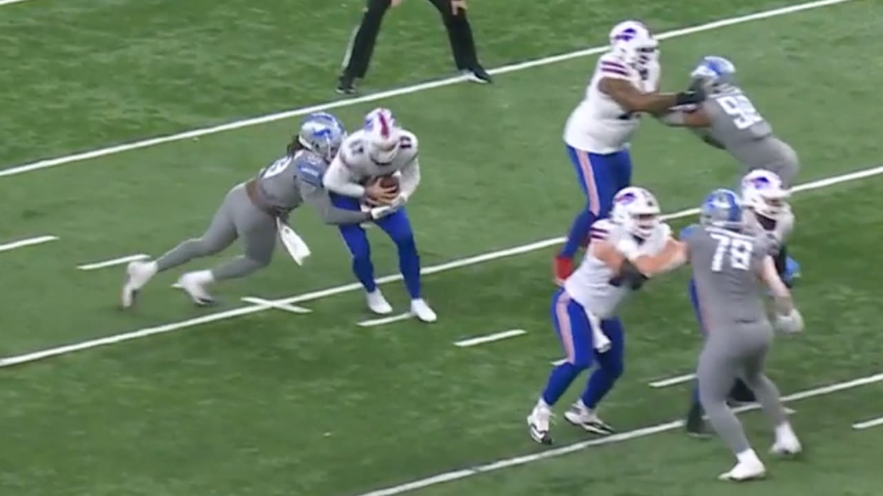 James Houston beats two offensive lineman to sack Josh Allen