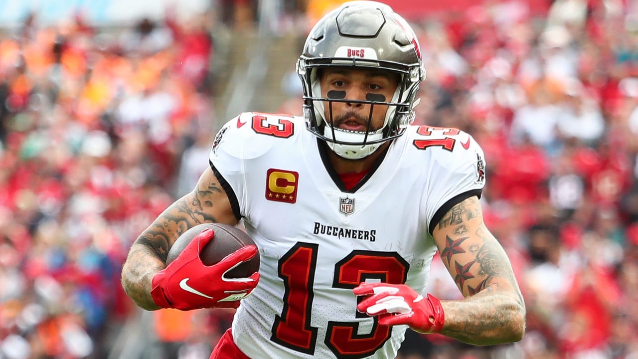 NFC wide receiver Mike Evans of the Tampa Bay Buccaneers (13) runs the ball  in for a touchdown against the AFC during the Pro Bowl NFL football game,  Sunday, Feb. 6, 2022