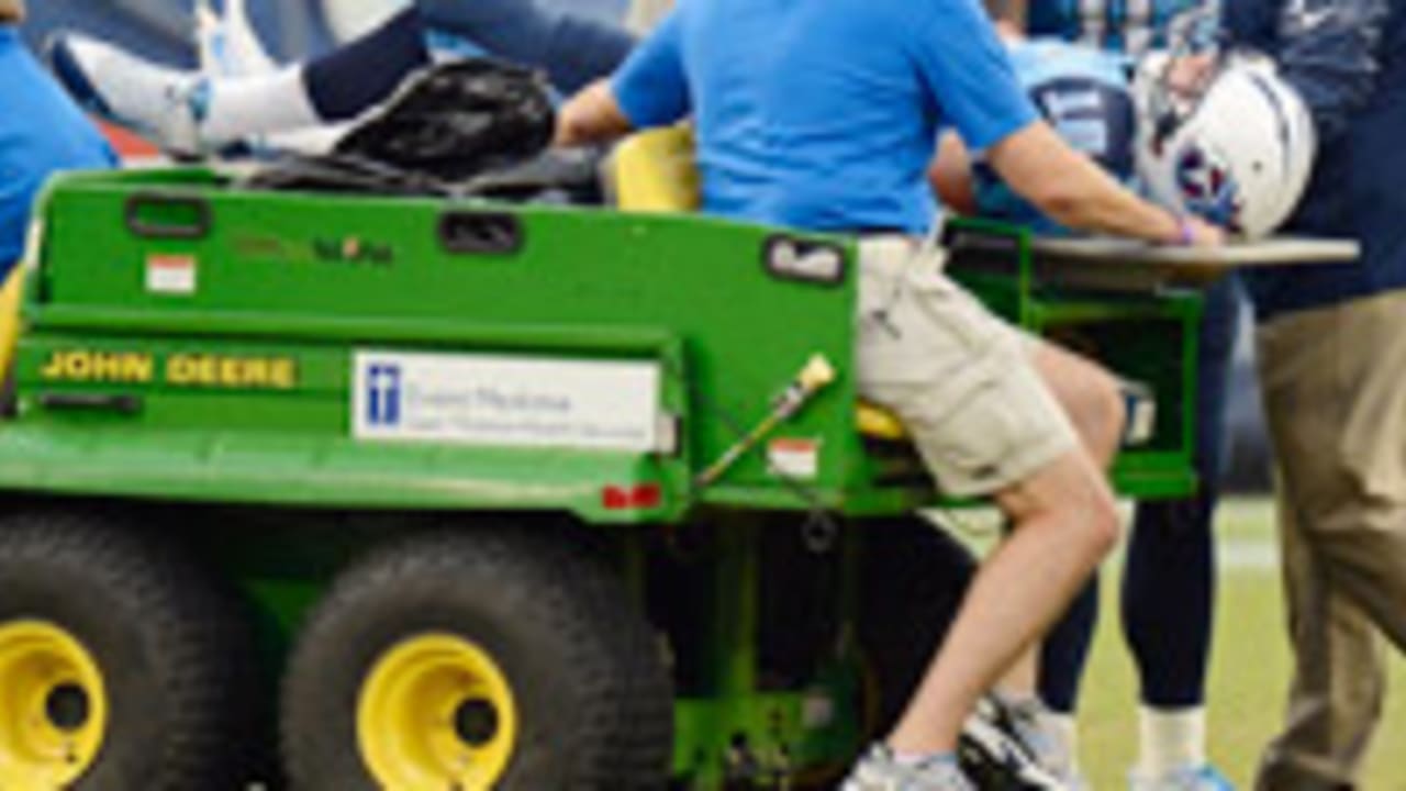 Jake Locker has sprained hip, will miss 3 Titans games