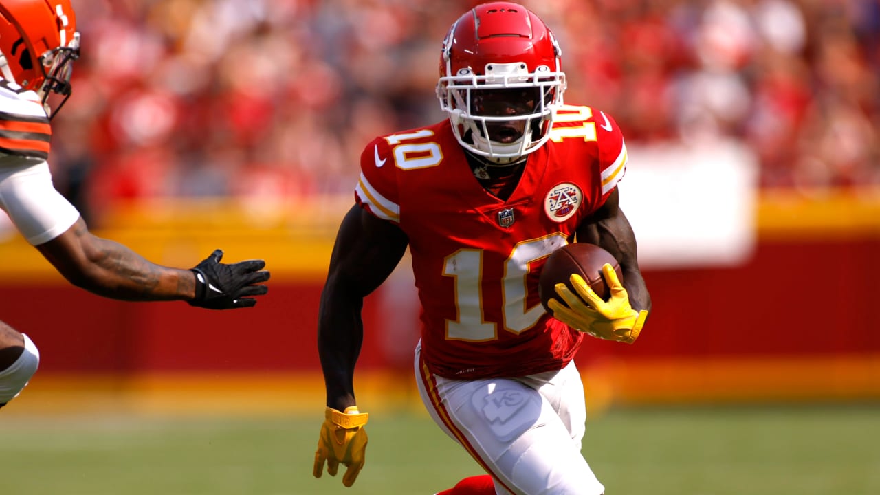 Kansas City Chiefs wide receiver Tyreek Hill catch from 197-yard game ...