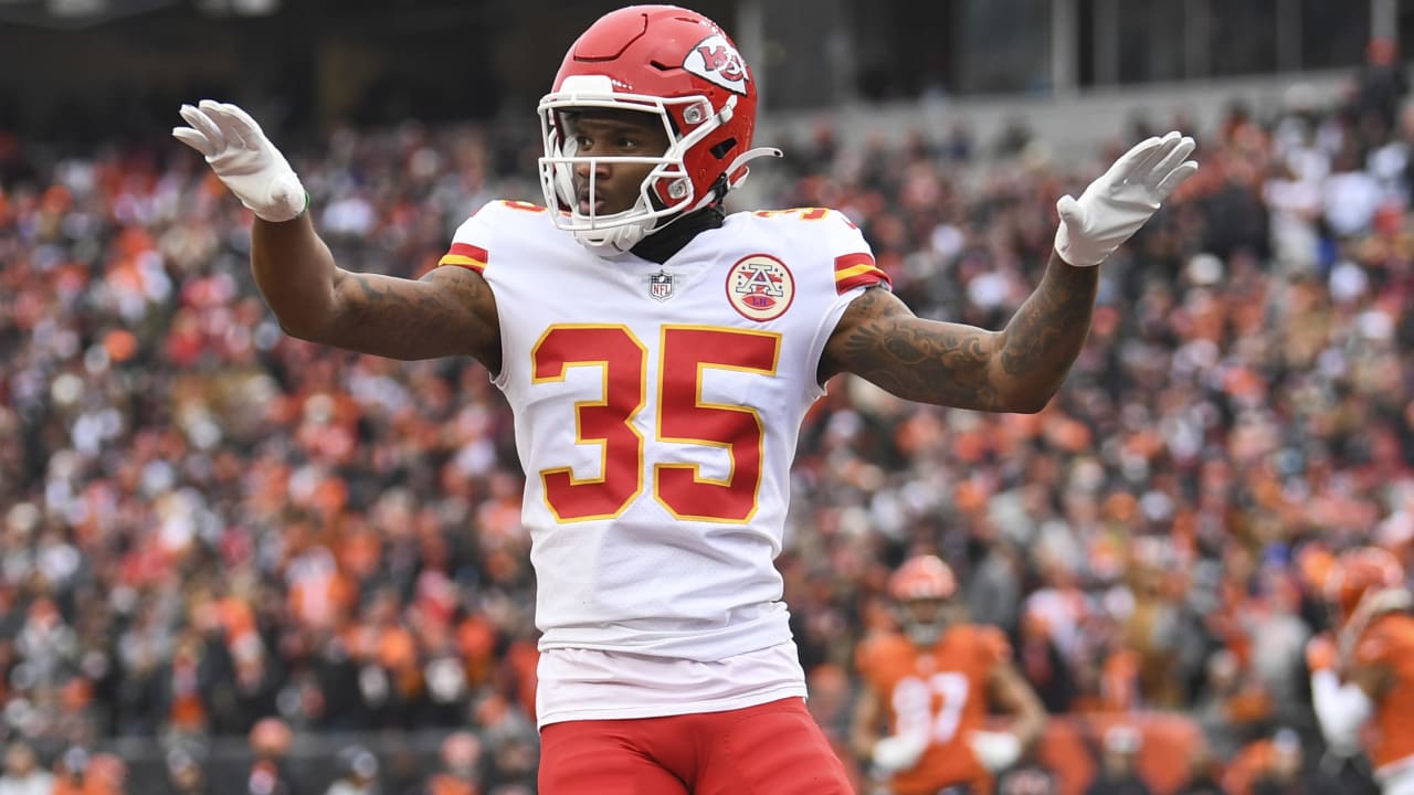 Kansas City Chiefs cornerback Charvarius Ward hits the Griddy after