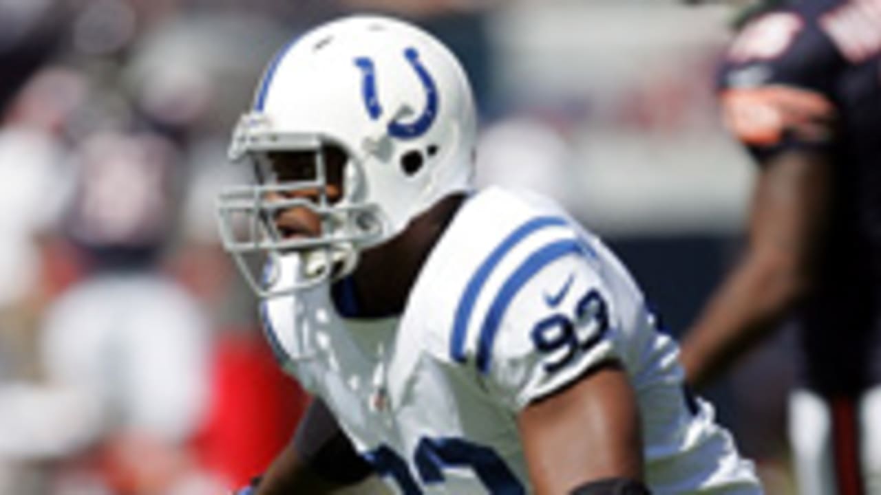 dwight-freeney-121007-spot.jpg