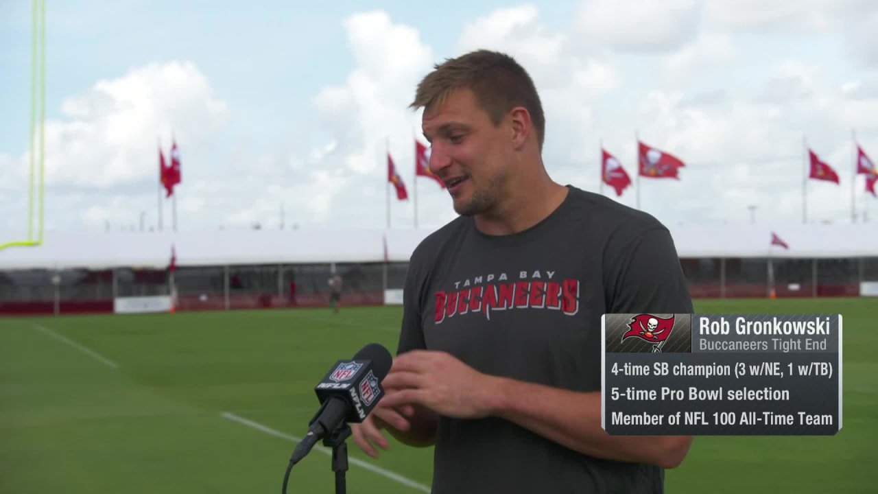 Video: Rob Gronkowski had great reaction to Bucs' Super Bowl ring