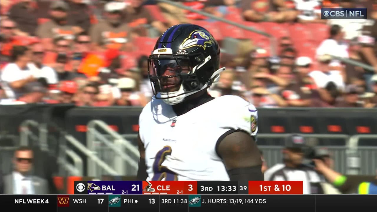 Baltimore Ravens linebacker Patrick Queen detonates on Cleveland