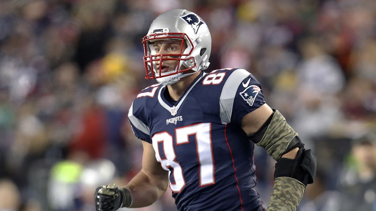 rob-gronkowski-161117-spot.jpg