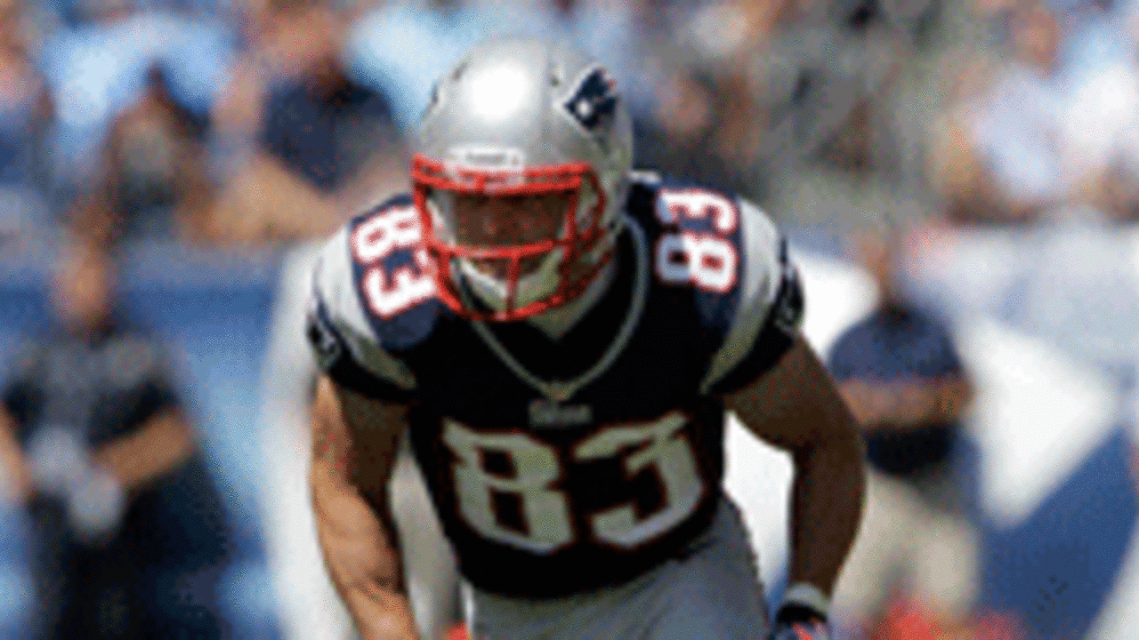 Wes-Welker-spot_120910.gif