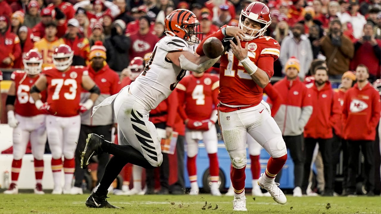 Can't-Miss Play: Cincinnati Bengals defensive end Sam Hubbard chases down  scrambling Kansas City Chiefs quarterback Patrick Mahomes for massive  17-yard sack