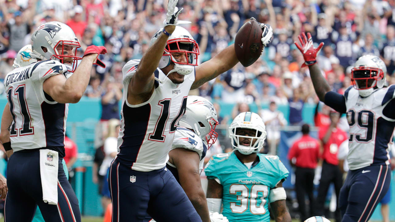 patriots-celebrate-170101-sl.jpg
