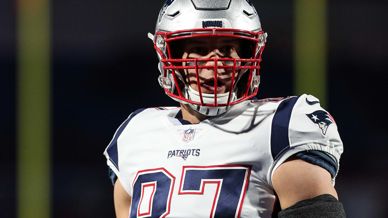 gronk-181104-sl.jpg