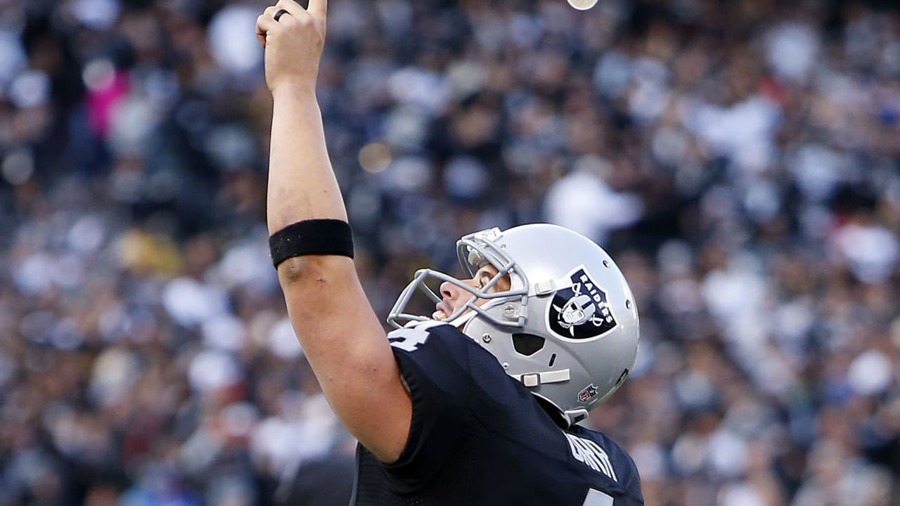DEREK_CARR_01_062217