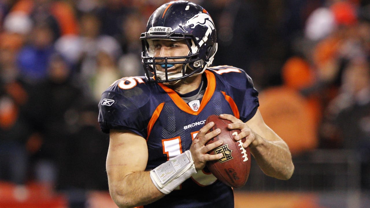 Tim Tebow officially signs contract with Jacksonville Jaguars