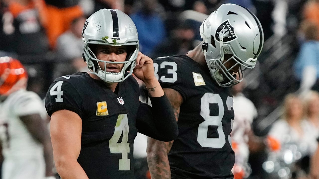 Derek Carr Reacts To Darren Waller Trade Rumors - The Spun: What's Trending  In The Sports World Today