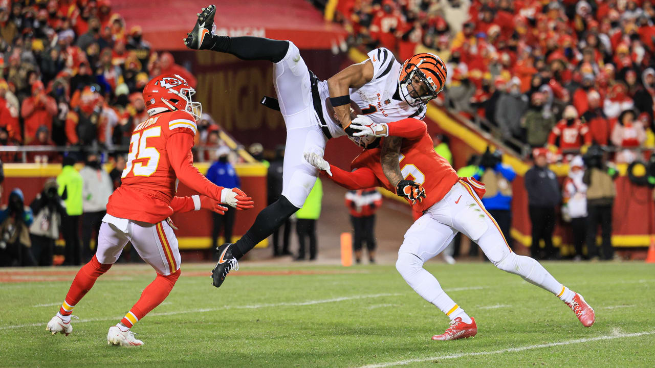 Cant Miss Play Cincinnati Bengals Wide Receiver Jamarr Chase Outleaps Two Kansas City Chiefs 4253