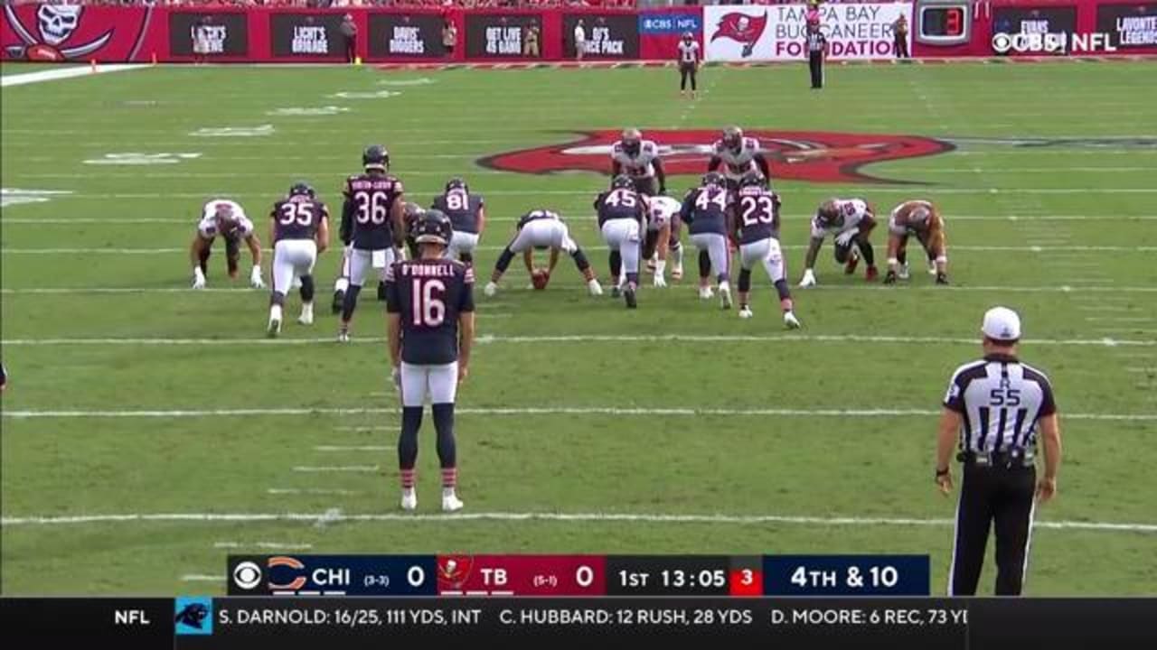 Tampa Bay Buccaneers wide receiver Jaelon Darden bursts through Bears for  43-yard punt return