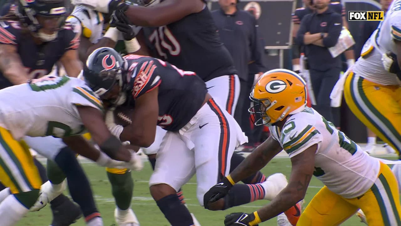 Bears rookie Roschon Johnson a bright spot in miserable Packers loss