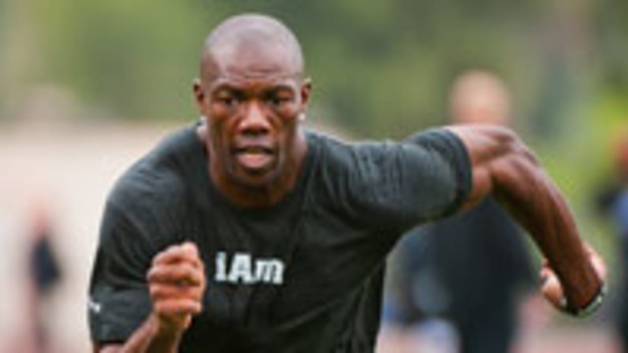 terrell-owens-spot_120806.jpg