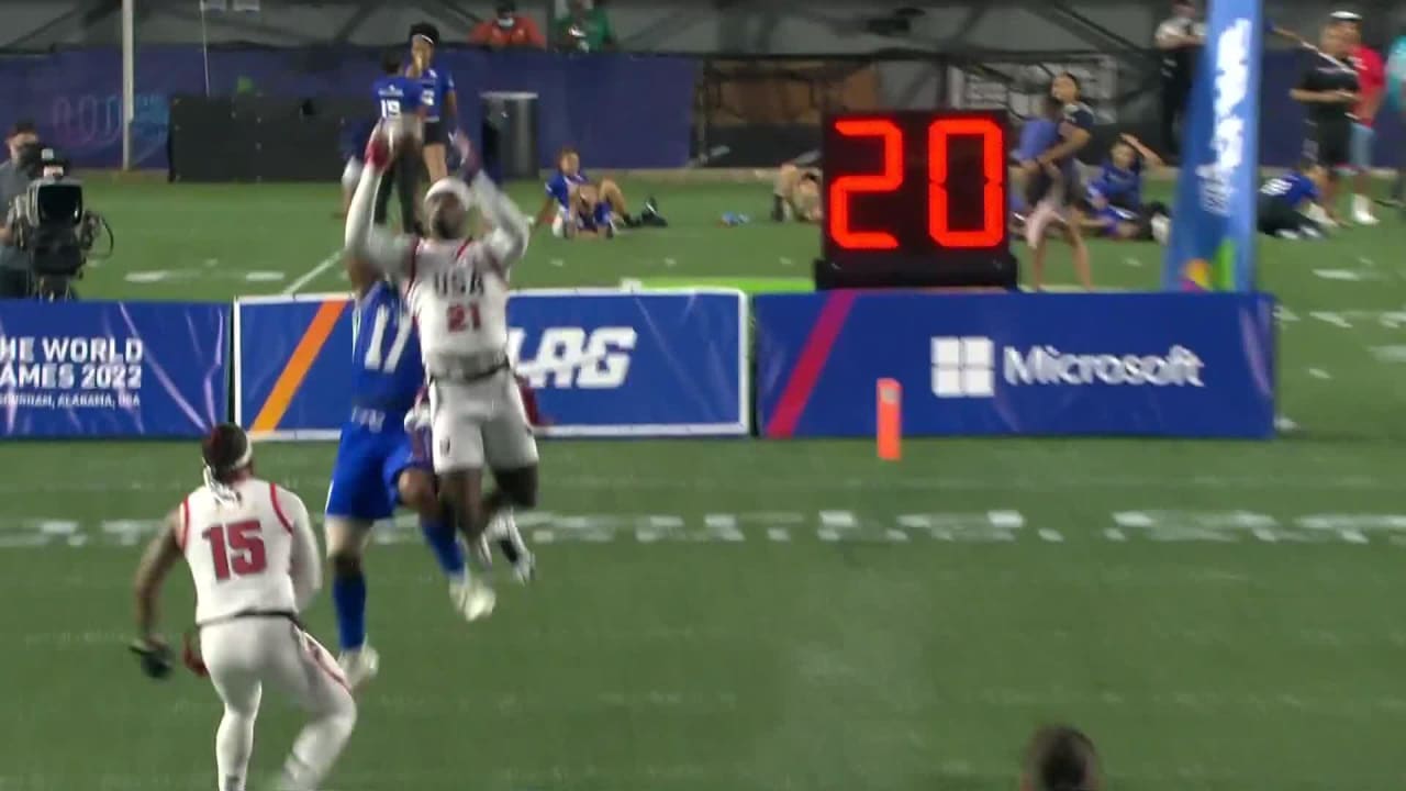 Team Mexico's flag football player Diana Flores connects with Sylvia  Contreras for pair's second touchdown of day